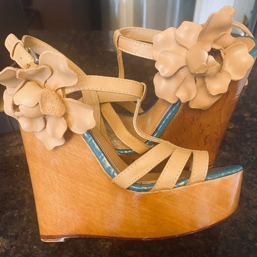 MARK AND JAMES BY BADGLEY MISCHKA LEATHER SANDALS